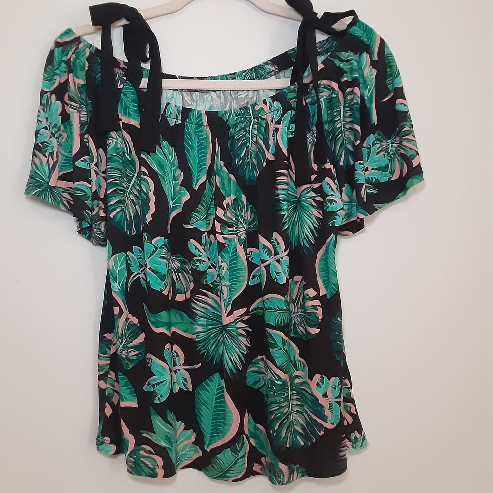 Green and Black Relaxed Flutter Sleeve Blouse